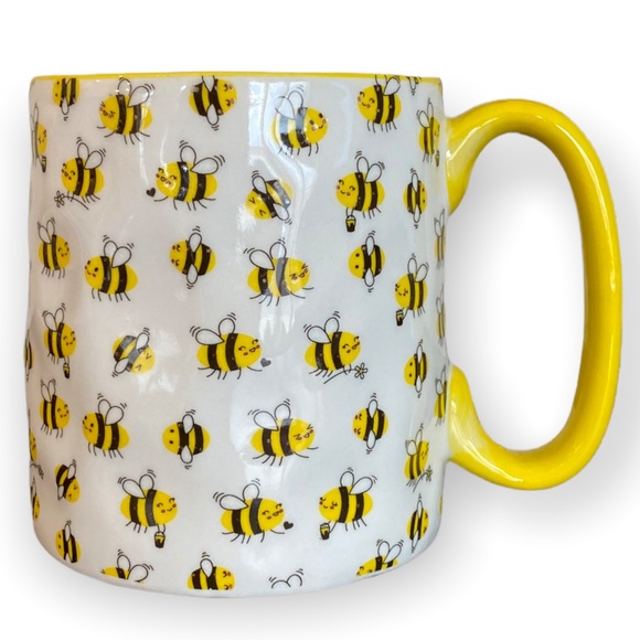 10 Strawberry Street Other - 10 SS STRAWBERRY STREET Bee Mug